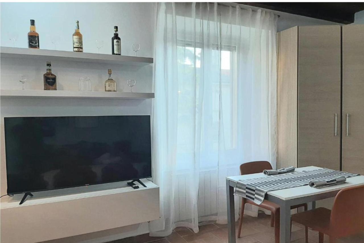Il Rifugio Sui Navigli Con Garage Privato Gratuito Aria Condizionata & Wi-fi Appartement Milaan